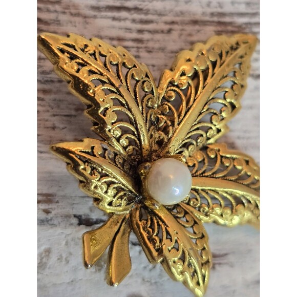 Vintage Gold Tone Brooch 4pc Lot Floral Leaf Pearl Rhinestone Starburst Pin #265 - Picture 4 of 13
